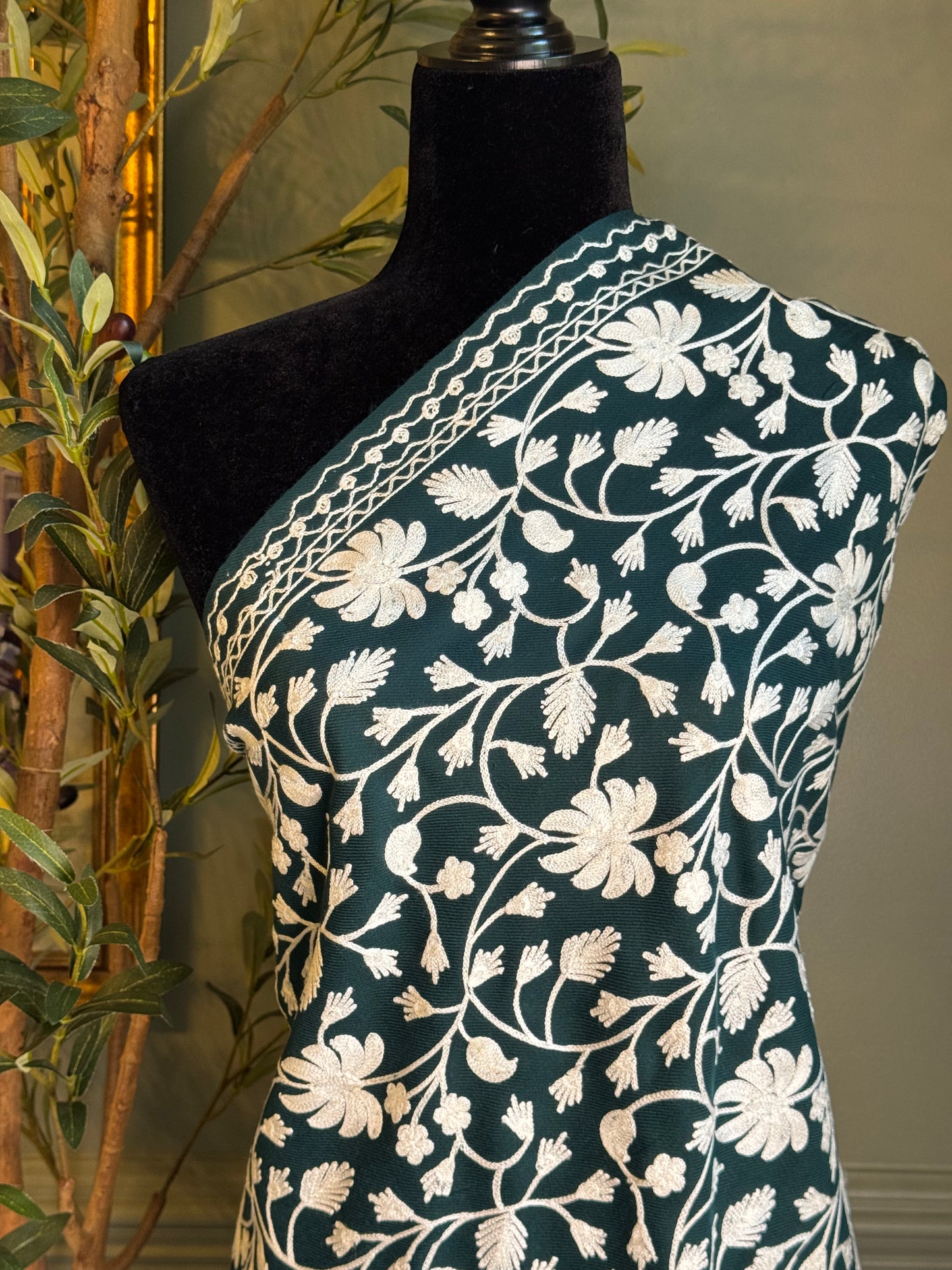 Threaded Elegance (Garden)