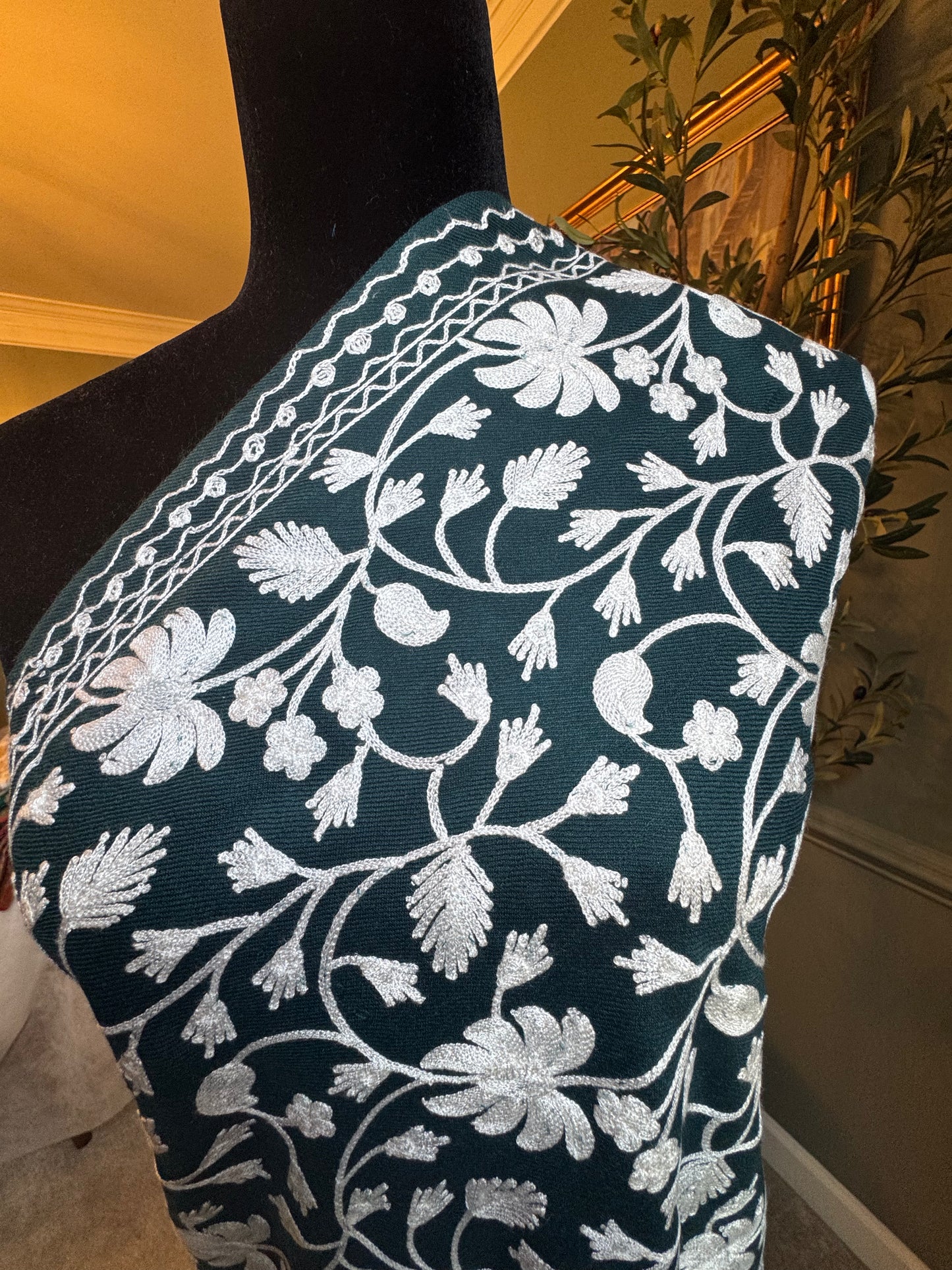 Threaded Elegance (Garden)