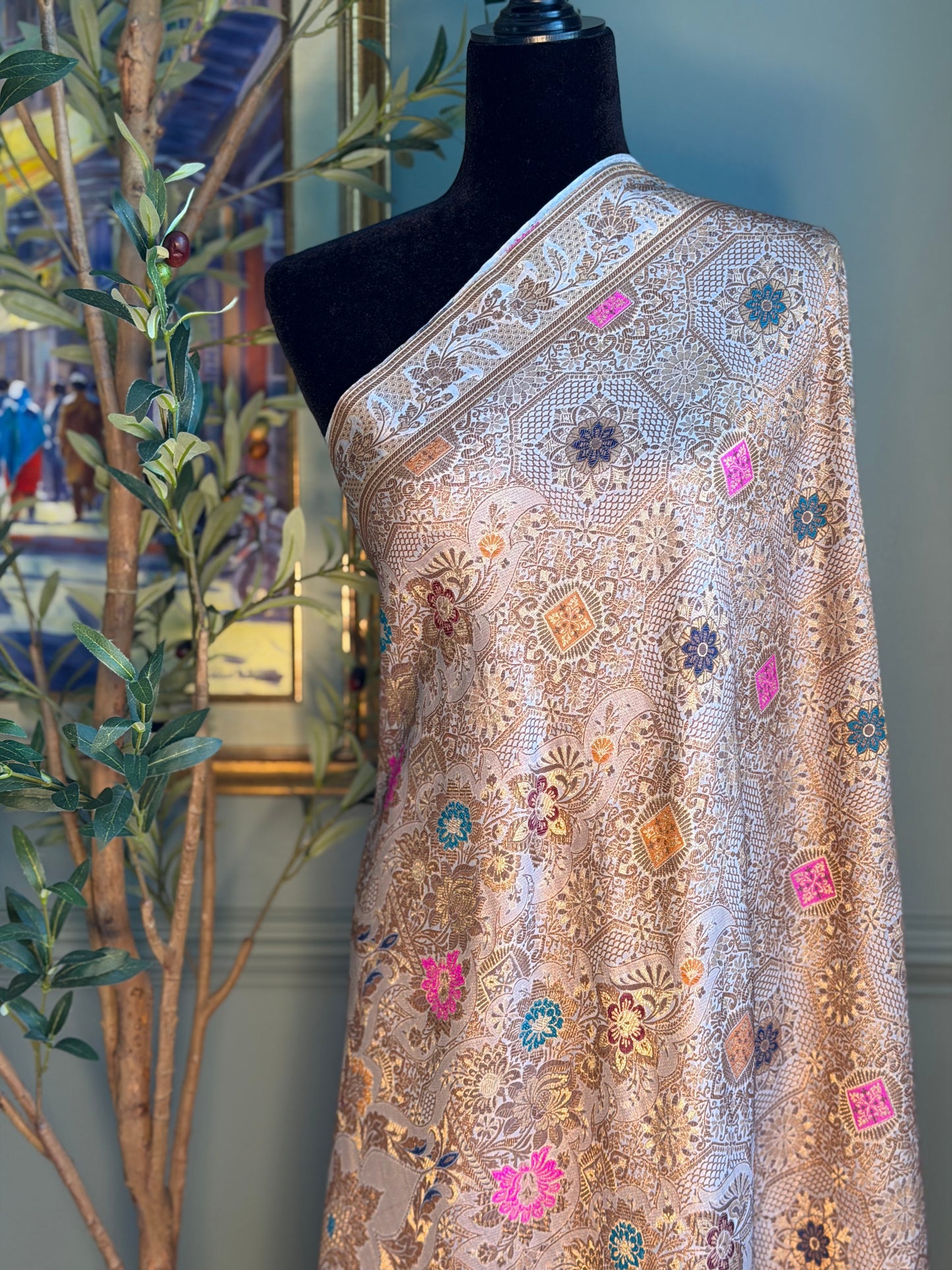 Snow Gold( Handloom Kimkhwab Banarsi)