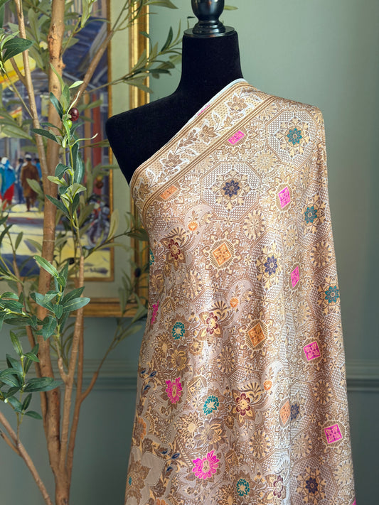 Snow Gold( Handloom Kimkhwab Banarsi)