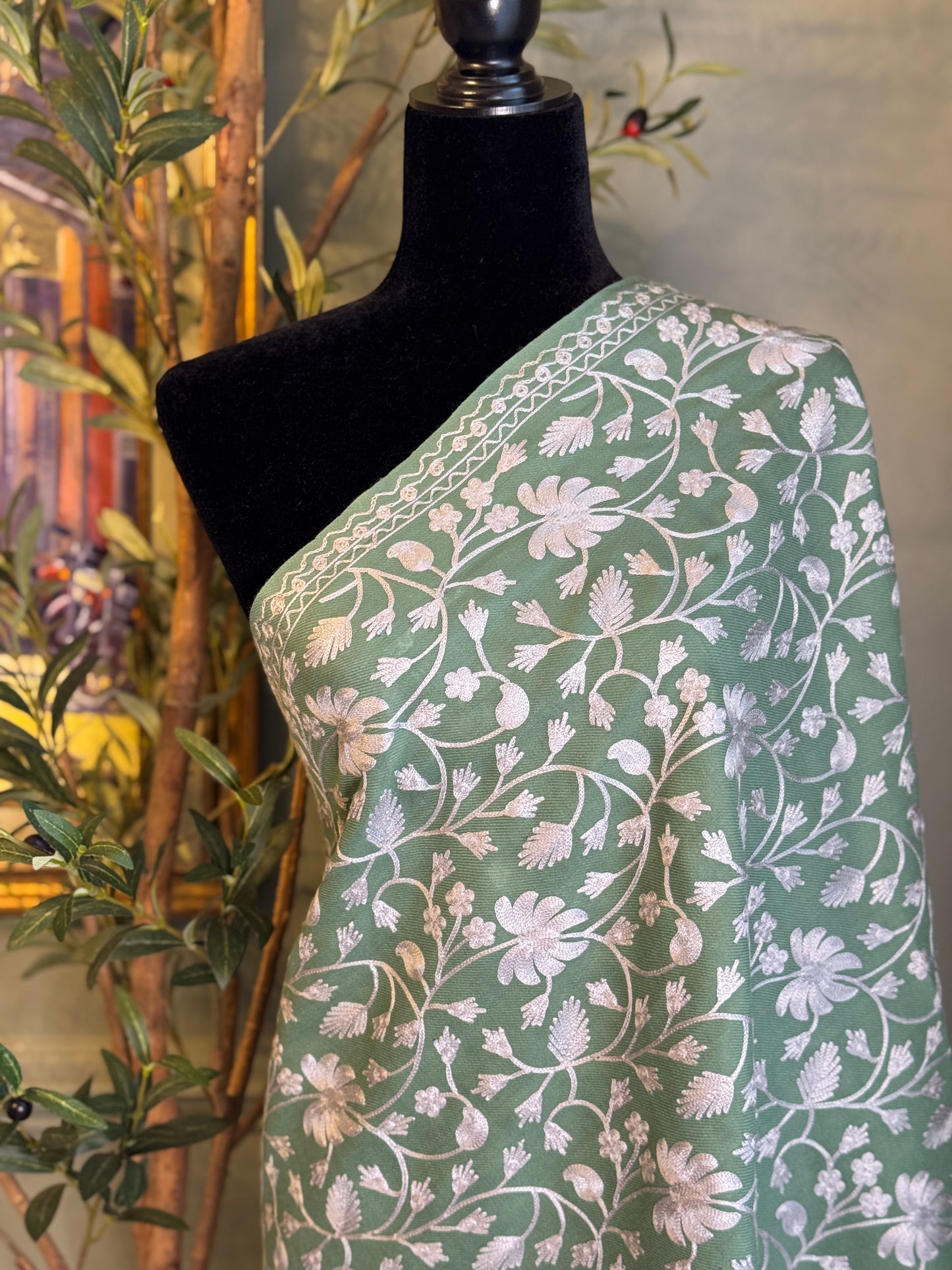 Threaded Elegance (Garden)