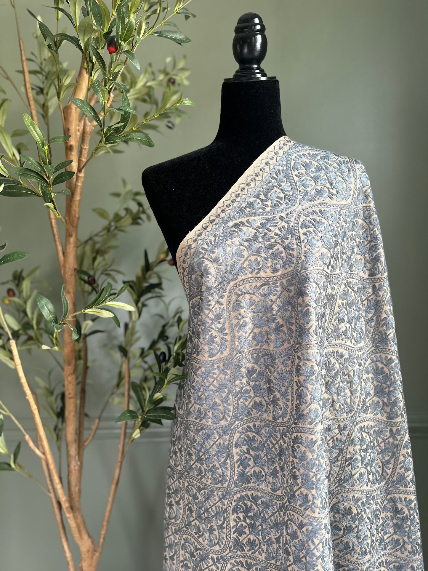 kashmir royal threads elegant shawl wrap kani

